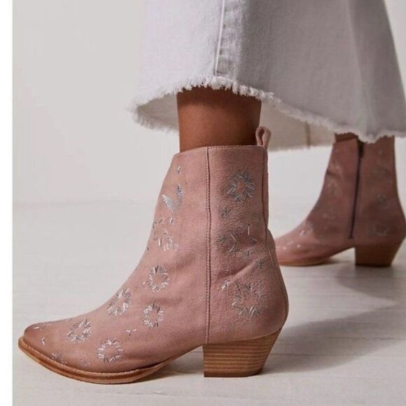 Free People Suede Embroidered Bowers Boots In Perfect Pink Size 7.5 (38) NIB - Picture 1 of 16